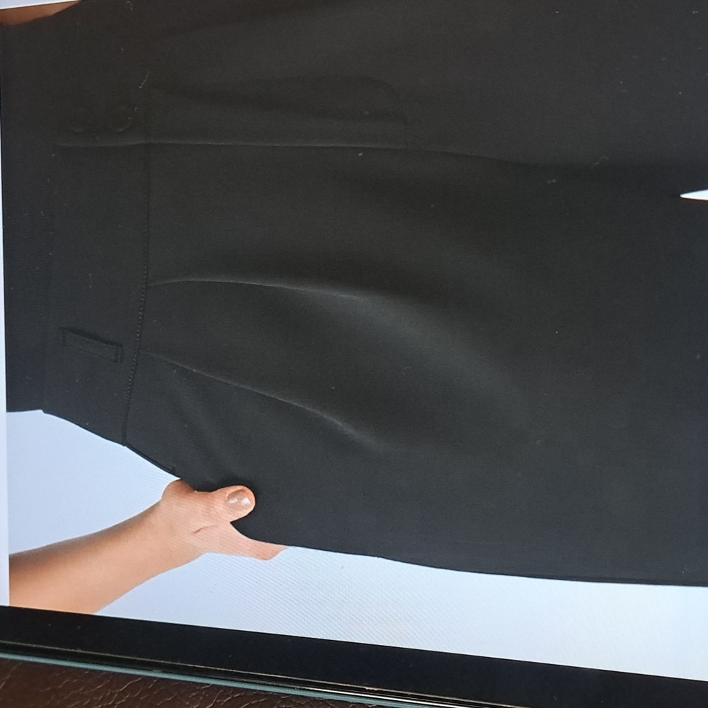 HALARA Black Straight-Leg Pants